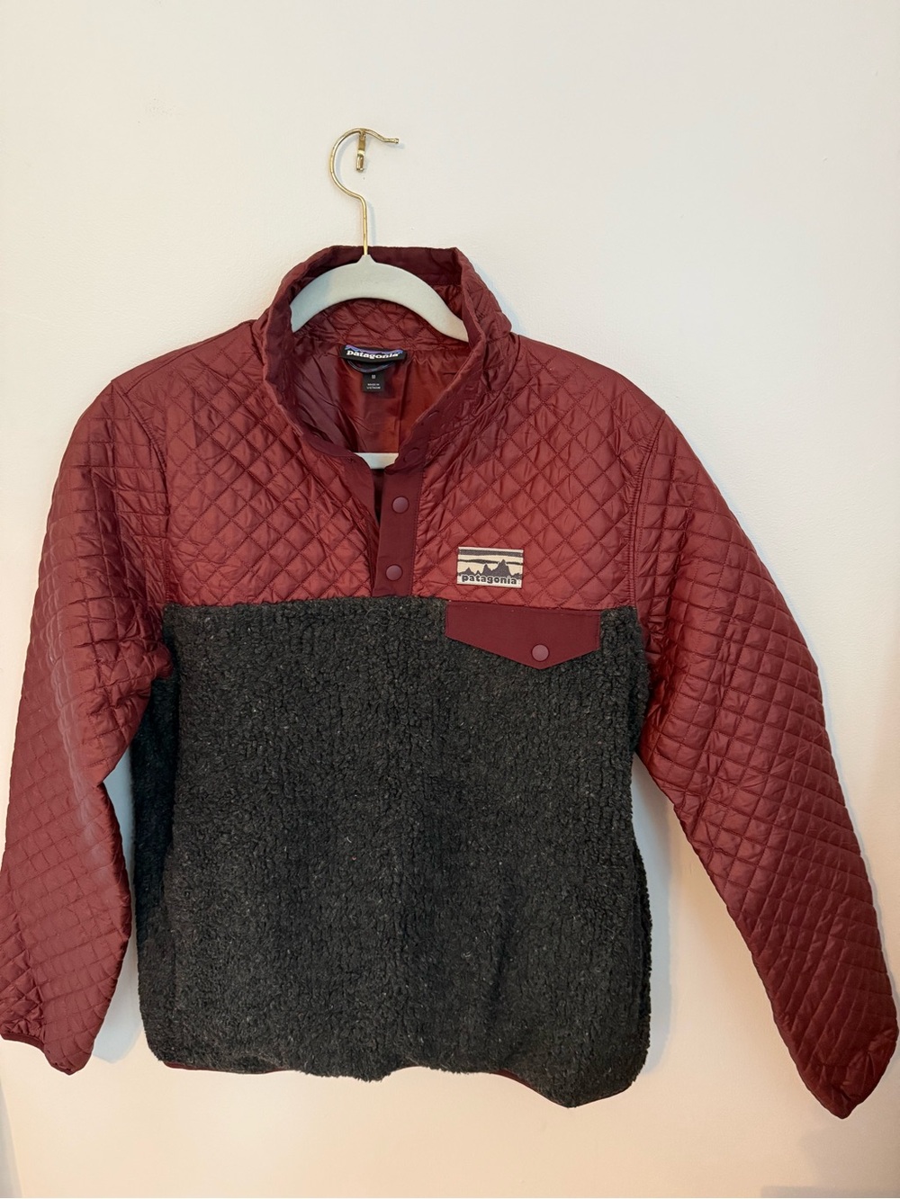 Patagonia Women’s Snap-t Quilted Burgundy & Black Pullover Jacket